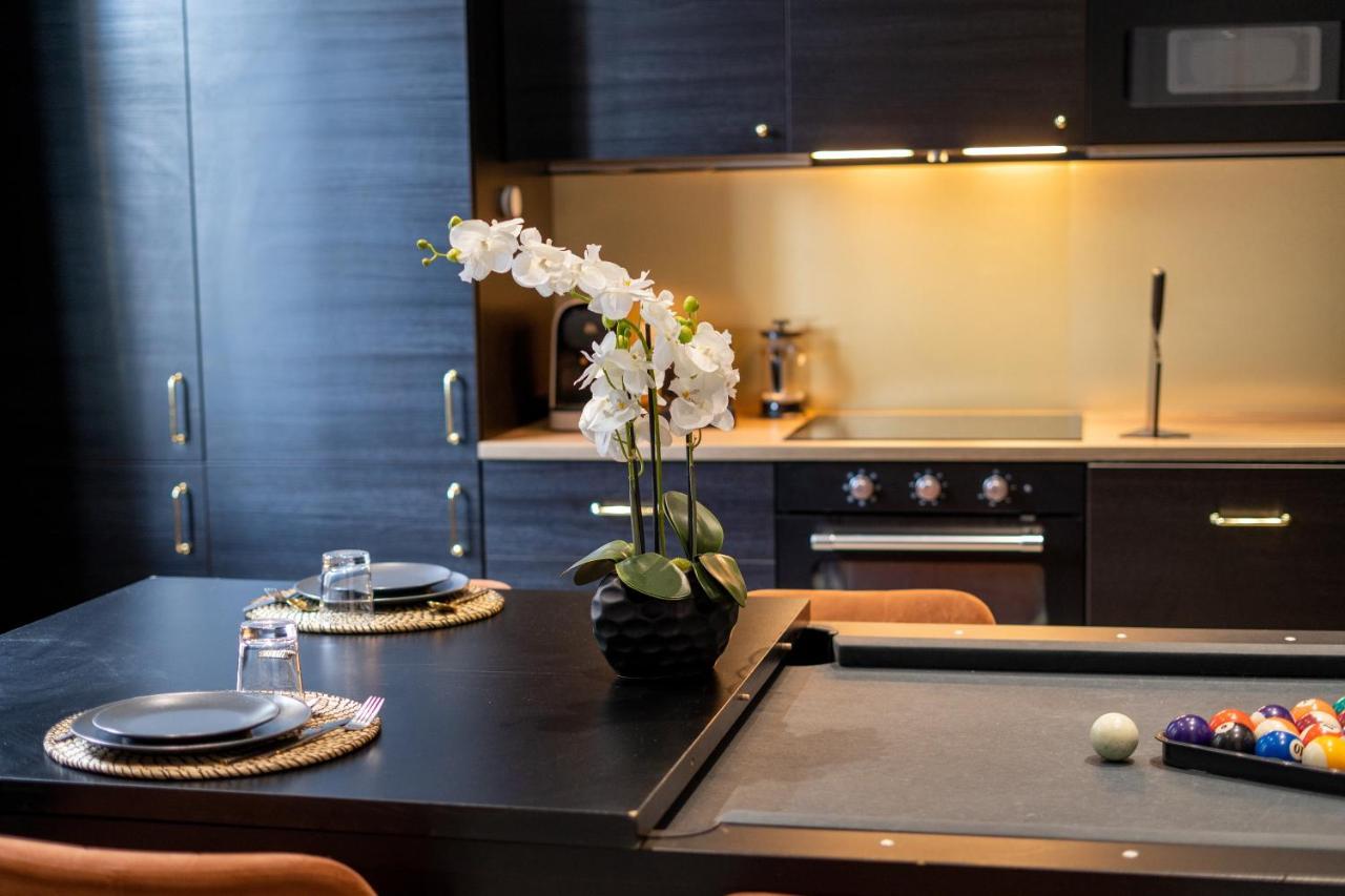 Capsule Temps Suspendu - Balneo, Cinema & Billard Apartment *