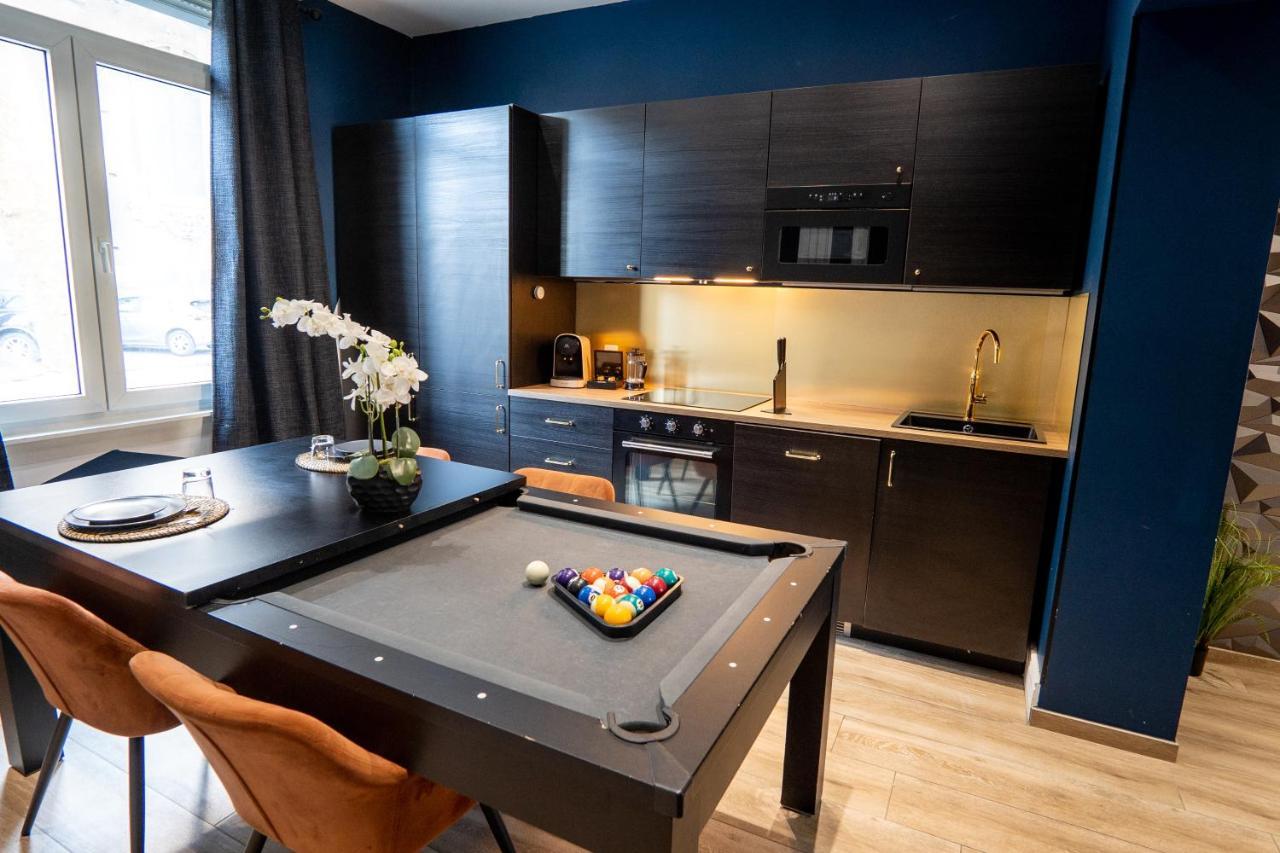 Apartment Capsule Temps Suspendu - Balneo, Cinema & Billard *