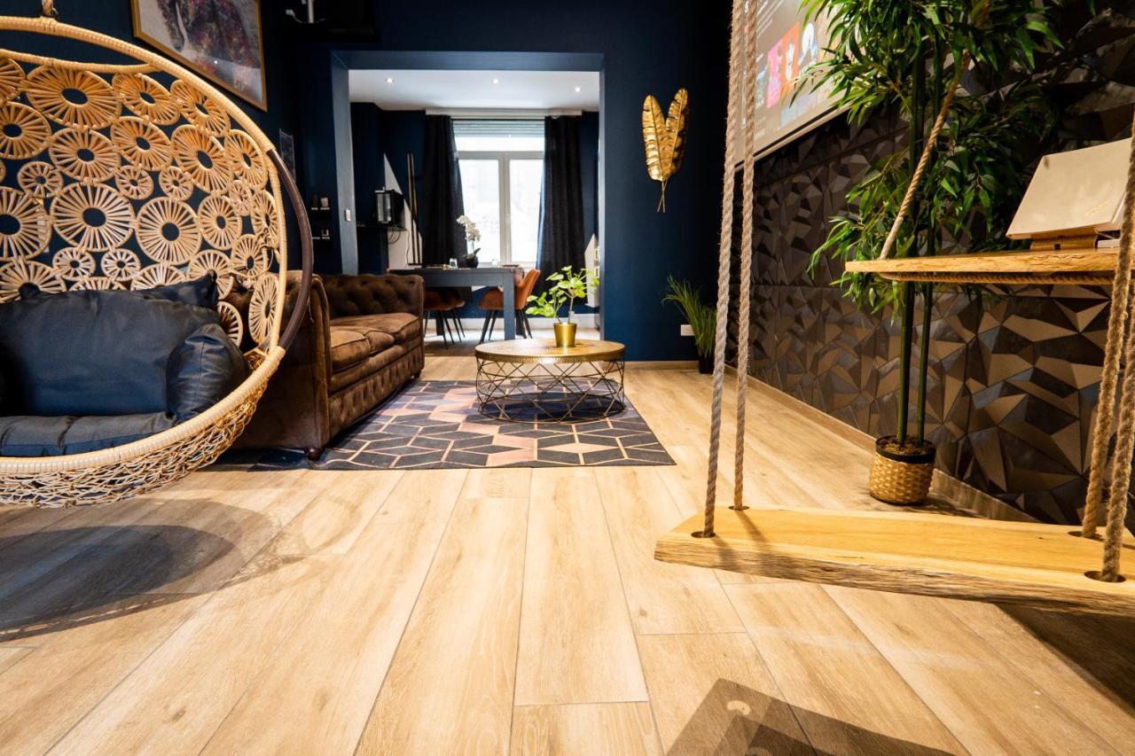 Apartment Capsule Temps Suspendu - Balneo, Cinema & Billard *