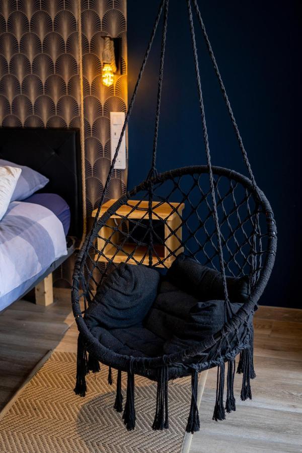 Apartment Capsule Temps Suspendu - Balneo, Cinema & Billard