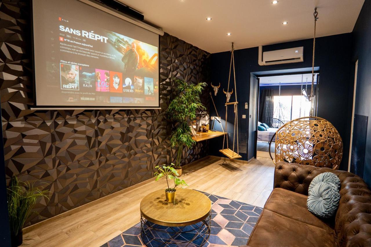 Capsule Temps Suspendu - Balneo, Cinema & Billard Apartment Valenciennes