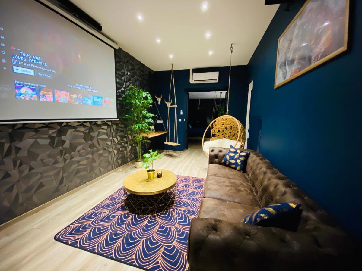 Capsule Temps Suspendu - Balneo, Cinema & Billard Apartment *