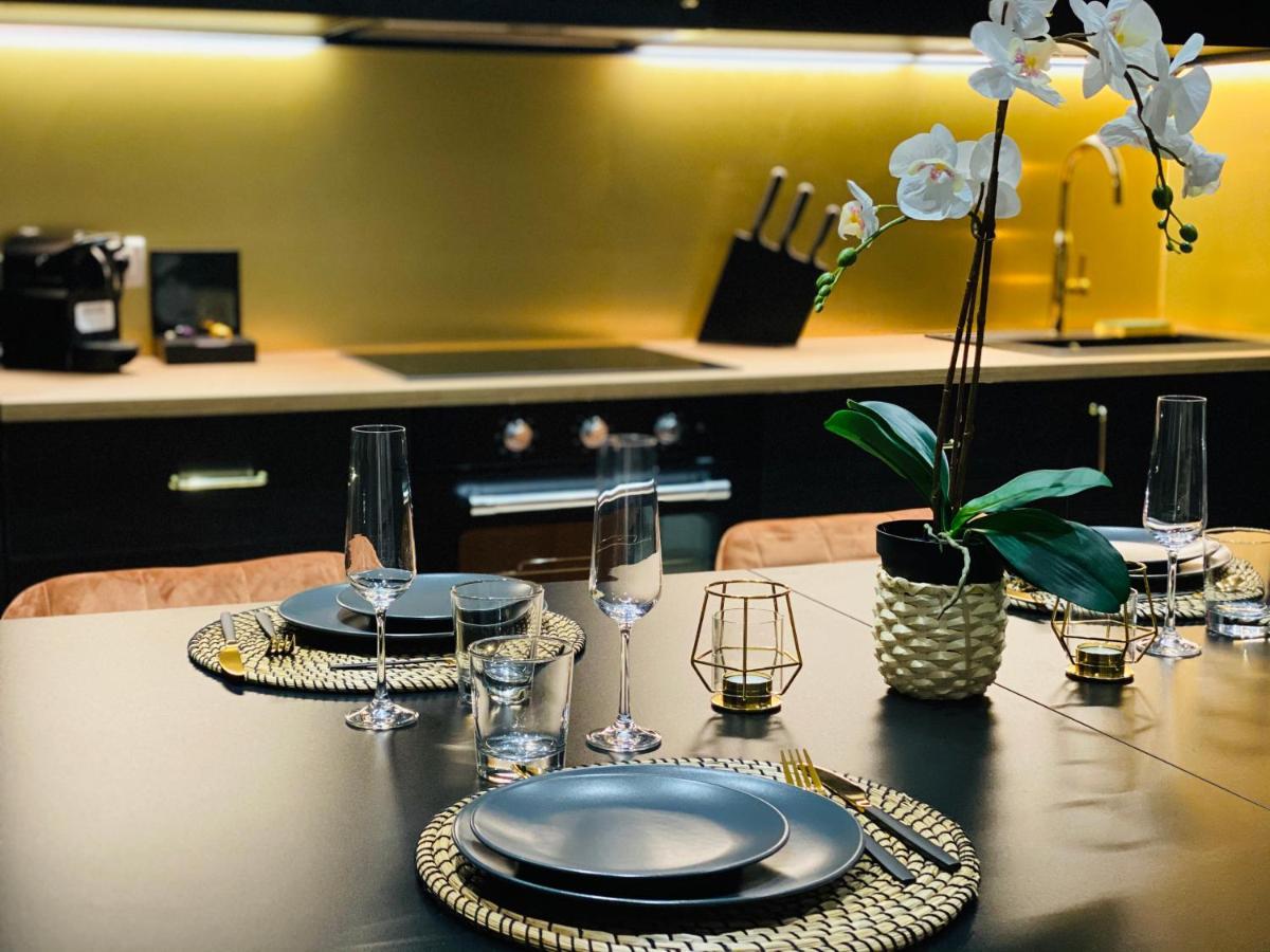 Apartment Capsule Temps Suspendu - Balneo, Cinema & Billard