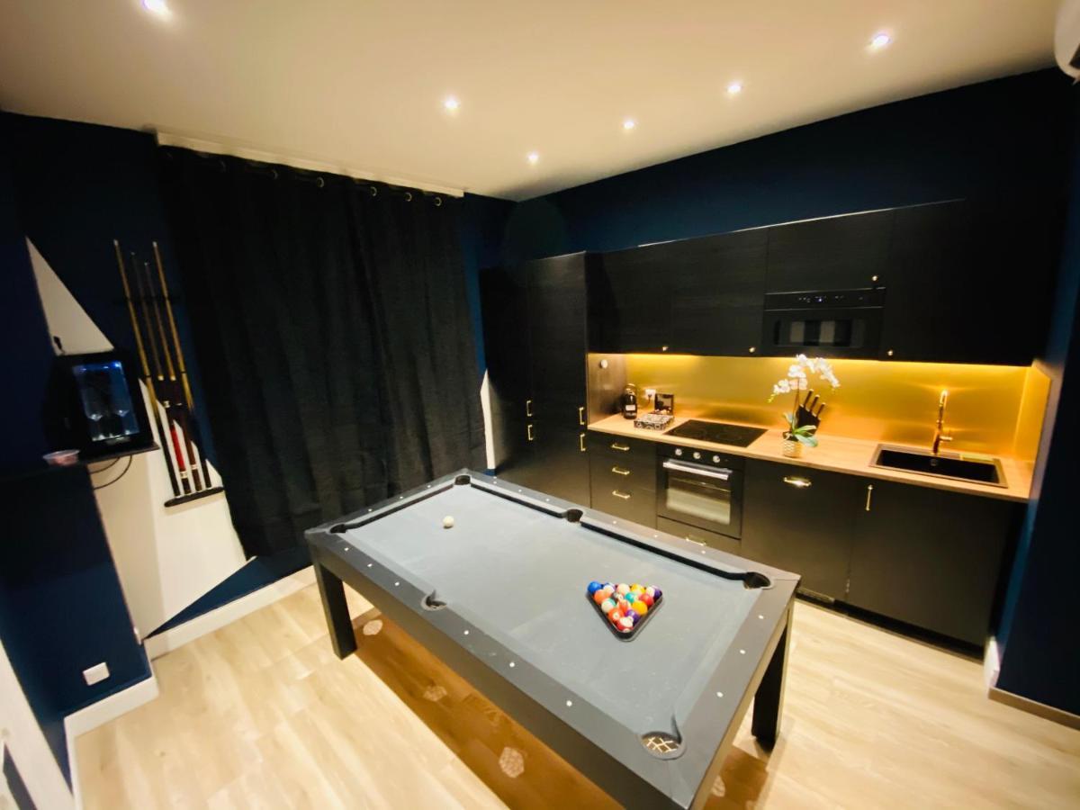 Capsule Temps Suspendu - Balneo, Cinema & Billard
