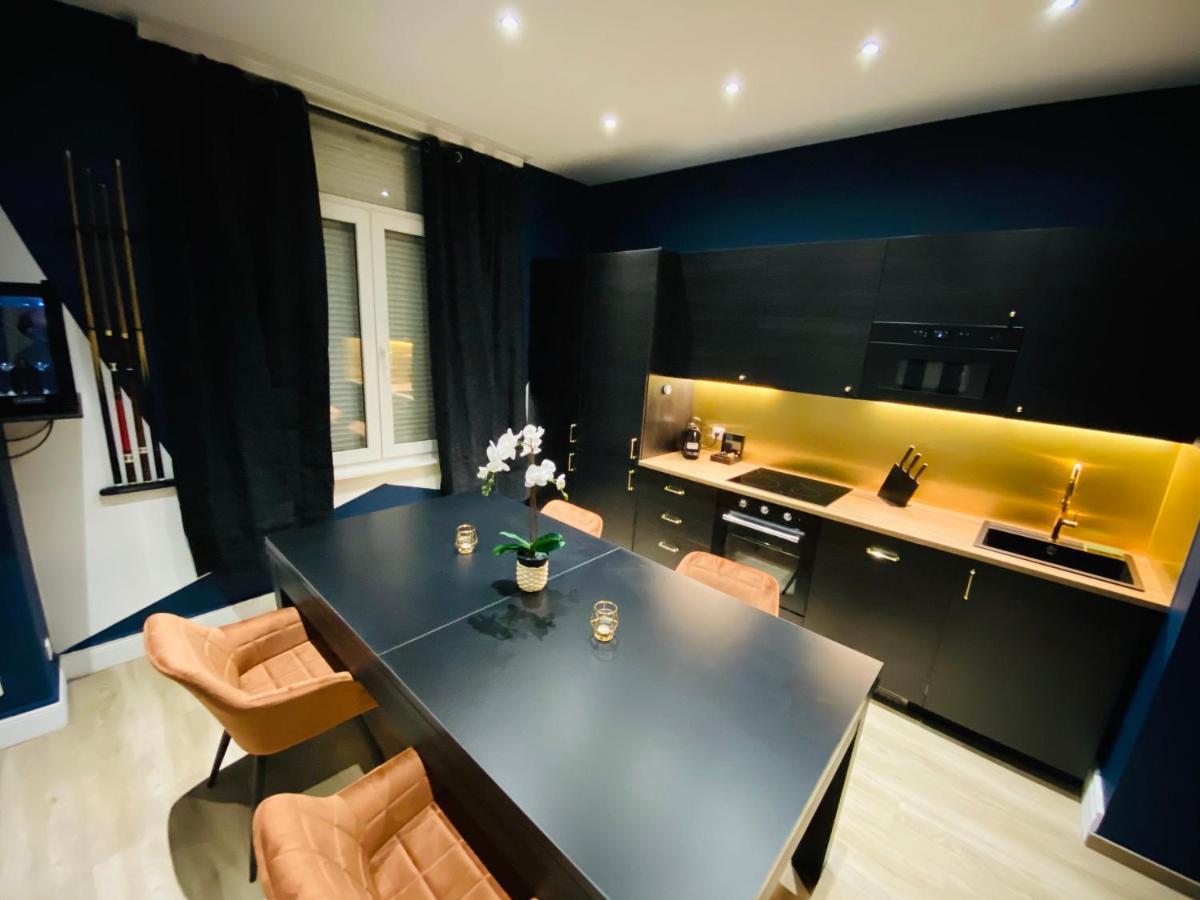 Capsule Temps Suspendu - Balneo, Cinema & Billard Apartment Valenciennes