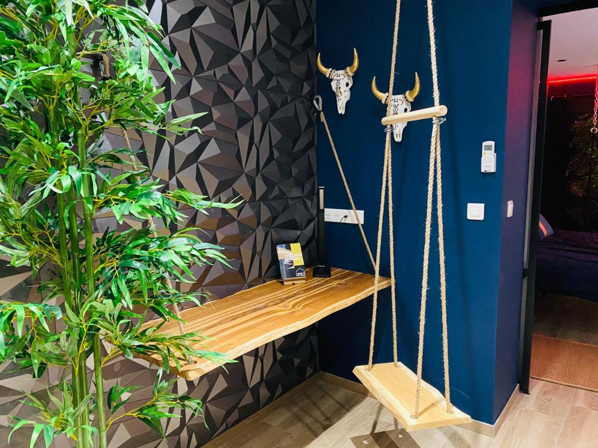 Apartment Capsule Temps Suspendu - Balneo, Cinema & Billard